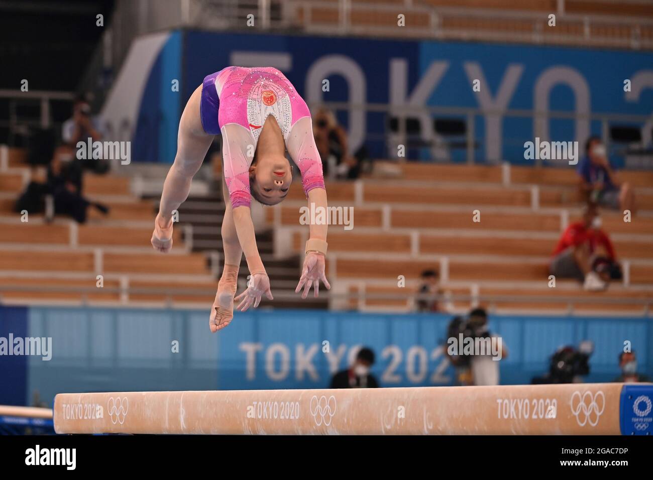 Tang Xijing (CHN), Aktion Aktion, balance beam, balance beam, gymnastics, all around women, artistic gymnastics, gymnastics women`s All Around Final, team competition women on July 29th, 2021, Ariake Gymnastics Center. Olympic Summer Games 2020, from 23.07. - 08.08.2021 in Tokyo/Japan. Â Stock Photo